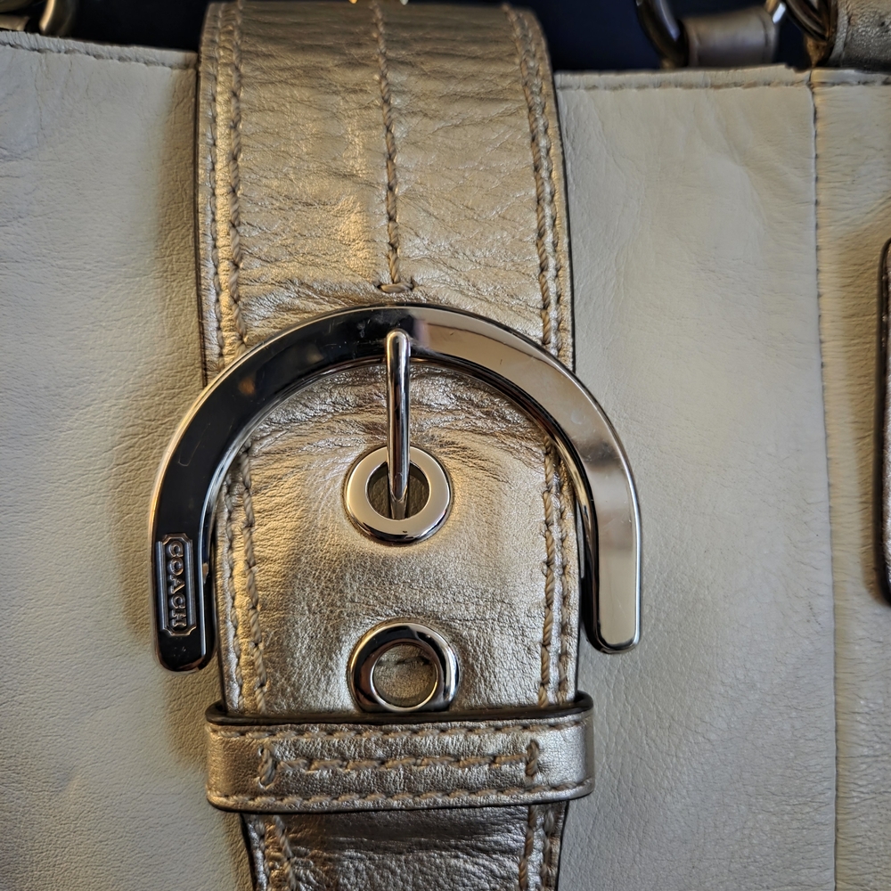 LOW START Coach Leather Shoulder Bag Cream w/ Metallic Trim Buckle Detail - Picture 6 of 16